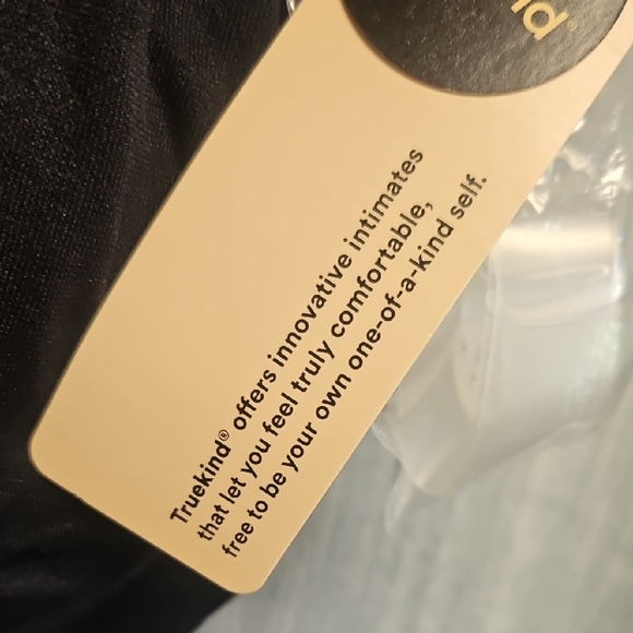 Black Seamless Bra with Ultimate Comfort - Picture 4 of 4